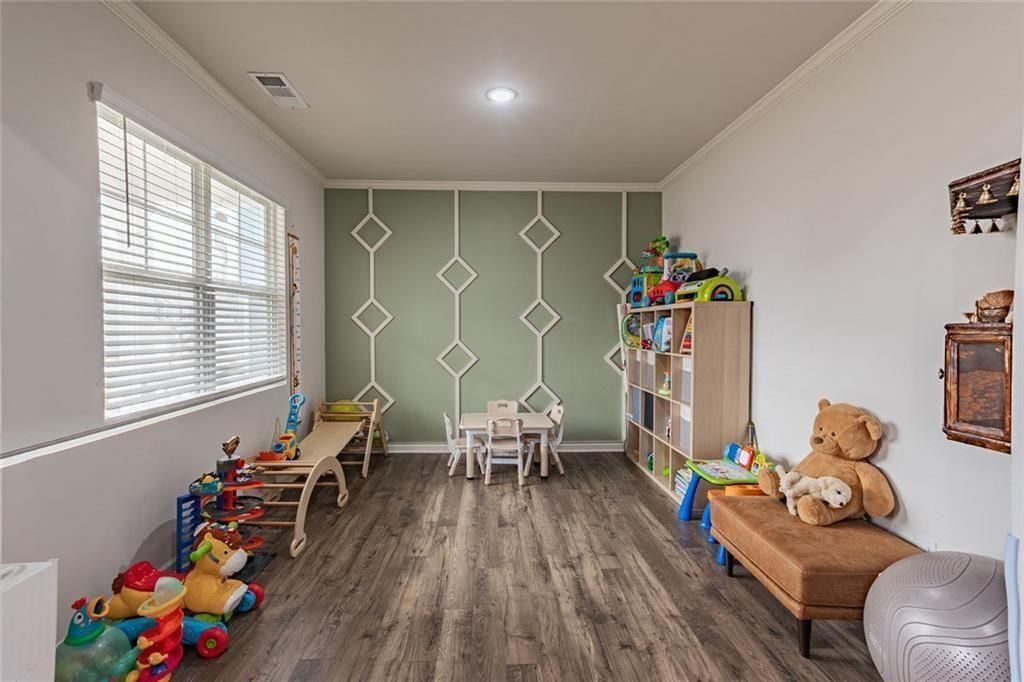 Image 4 of property listing at 4775 Burningbush Way, Cumming, GA 30040