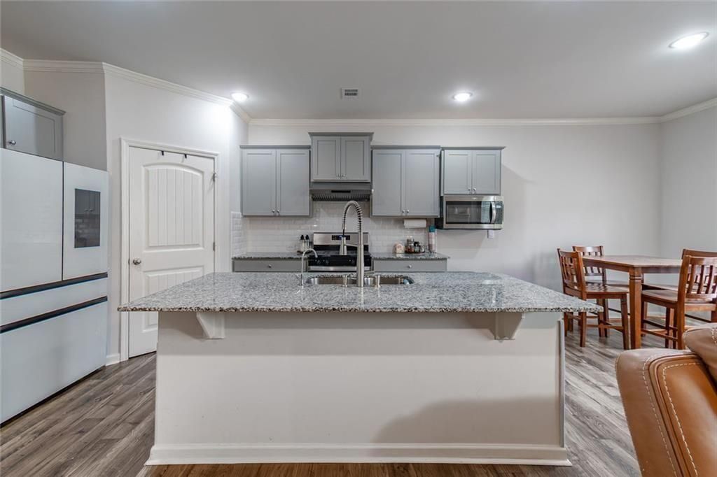 Image 7 of property listing at 4775 Burningbush Way, Cumming, GA 30040