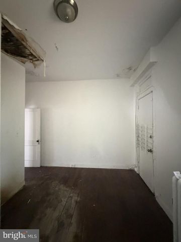 2206 LYNDHURST AVE, Baltimore, MD 21216