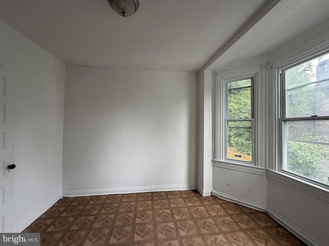 2206 LYNDHURST AVE, Baltimore, MD 21216