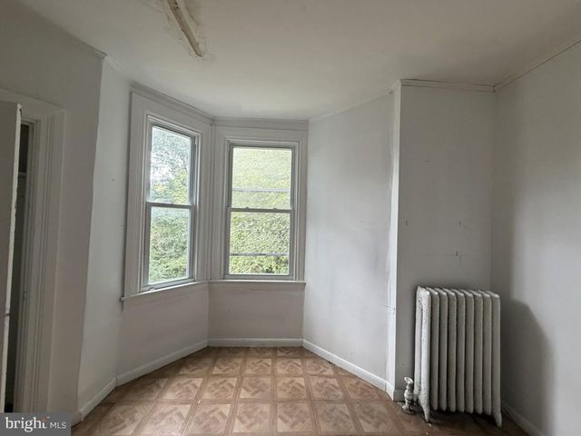 2206 LYNDHURST AVE, Baltimore, MD 21216