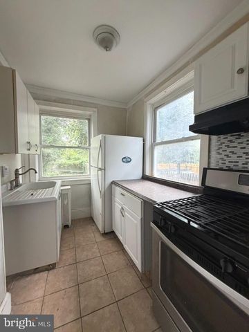 2206 LYNDHURST AVE, Baltimore, MD 21216