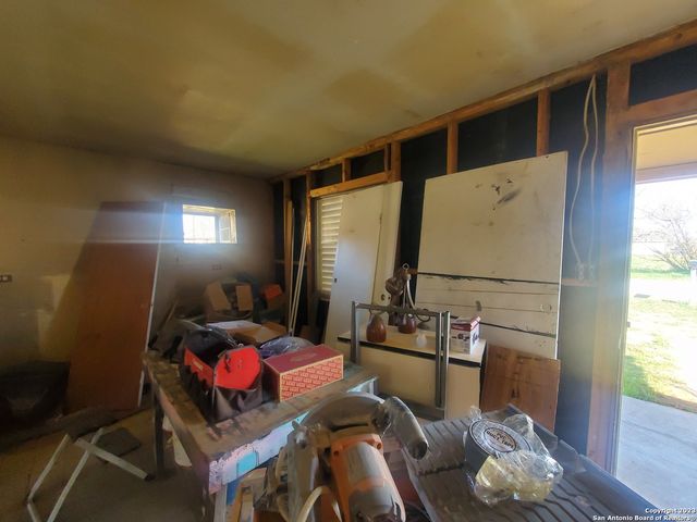 19939 CARUTHERS, Somerset, TX 78069