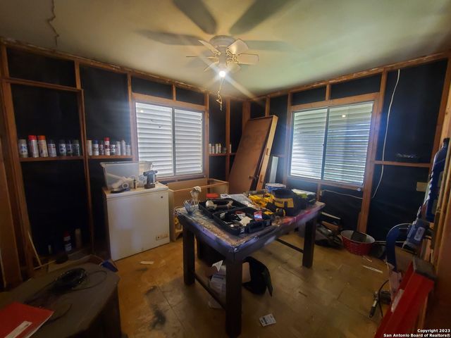 19939 CARUTHERS, Somerset, TX 78069