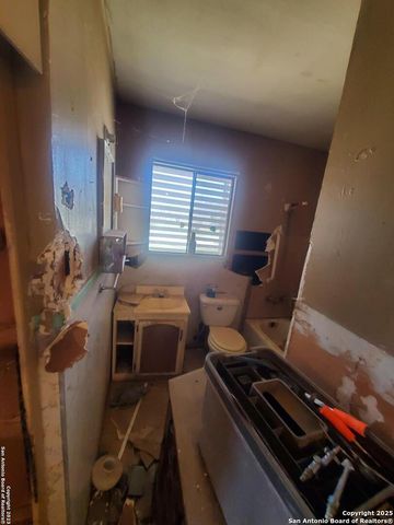 19939 CARUTHERS, Somerset, TX 78069