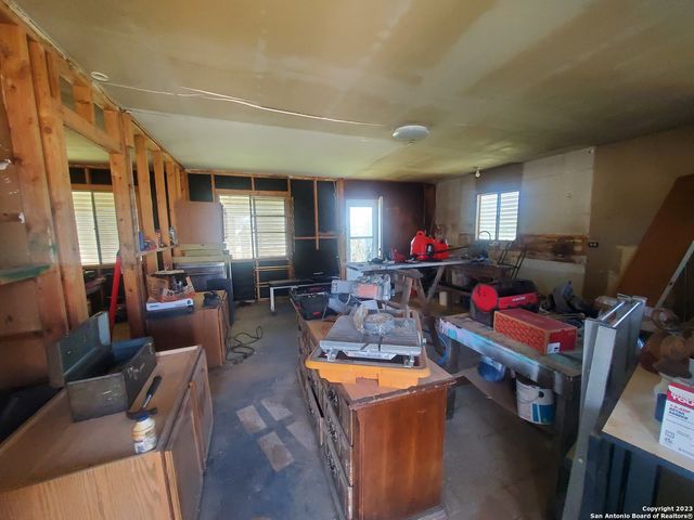 19939 CARUTHERS, Somerset, TX 78069