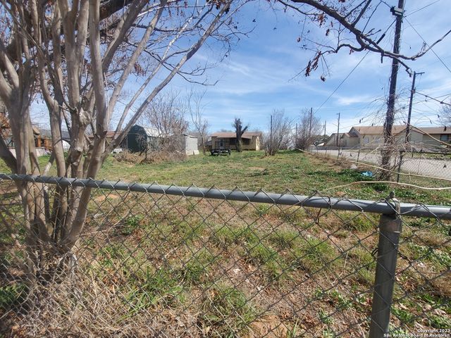 19939 CARUTHERS, Somerset, TX 78069