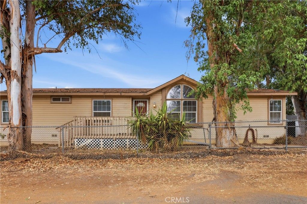 18530 Eucalyptus Avenue, Lake Elsinore, CA 92532 — photo 2