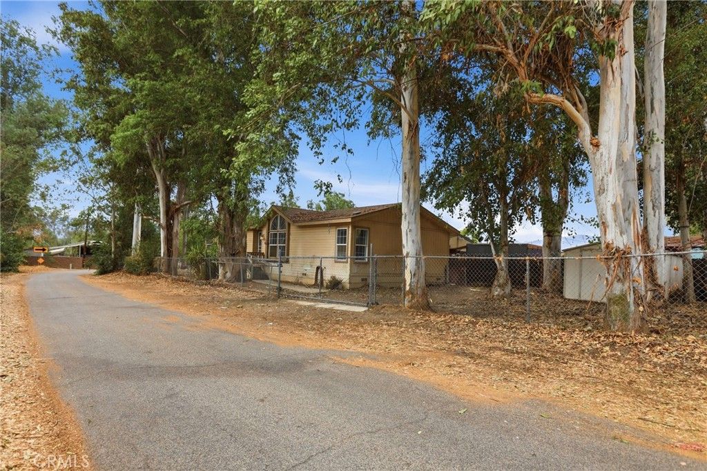 18530 Eucalyptus Avenue, Lake Elsinore, CA 92532 — photo 4