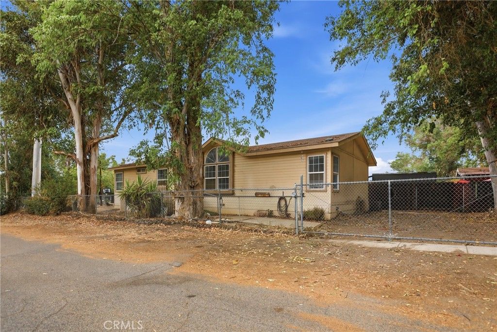 18530 Eucalyptus Avenue, Lake Elsinore, CA 92532 — photo 5