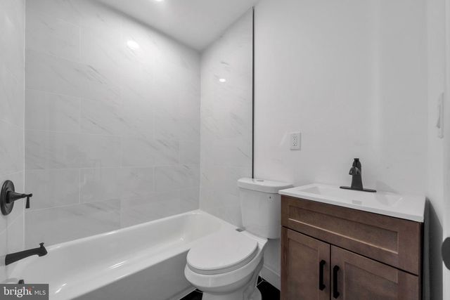 219 STEARLY, Philadelphia, PA 19111