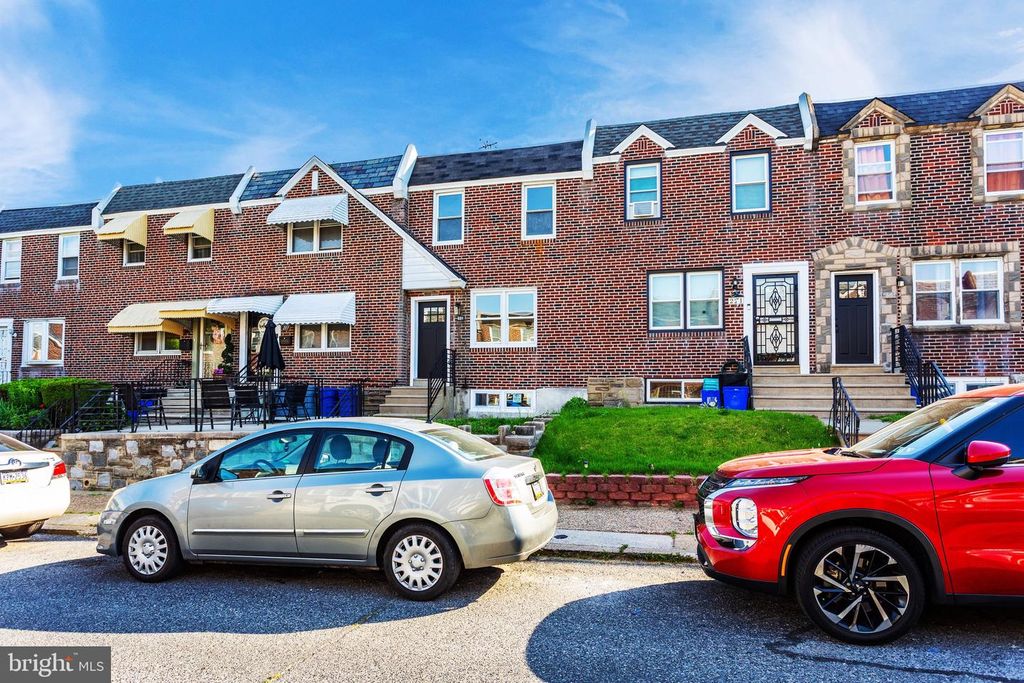 219 STEARLY, Philadelphia, PA 19111