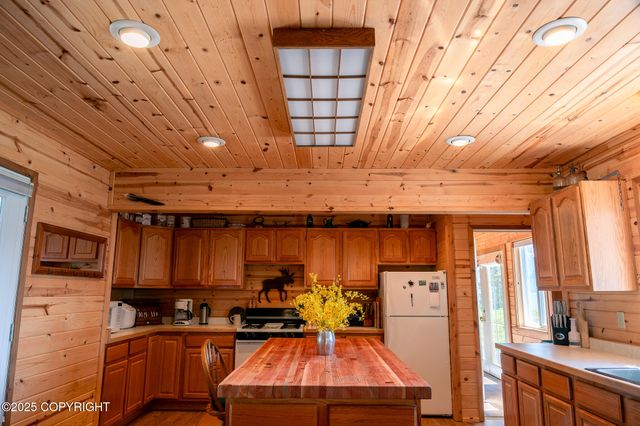 L14 B5 Keyes Point, Remote, AK 99653