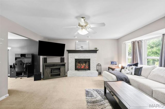 756 Shadow Pine Drive, Fenton, MO 63026