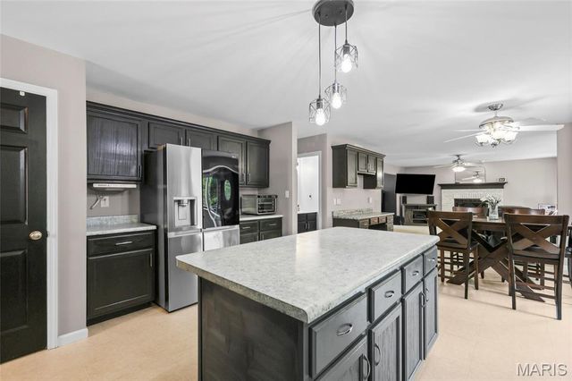 756 Shadow Pine Drive, Fenton, MO 63026
