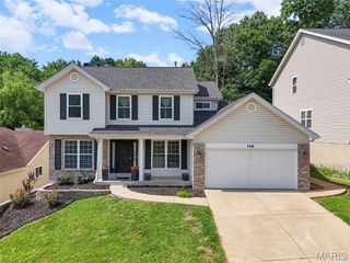756 Shadow Pine Drive, Fenton, MO 63026