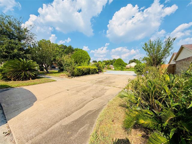 14234 Timberhaven Drive, Hockley, TX 77066
