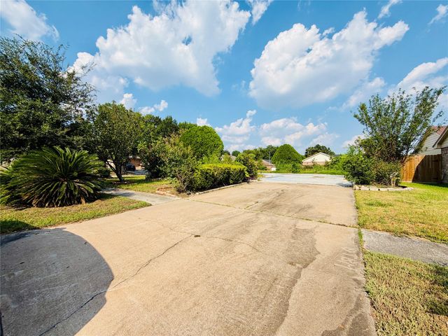 14234 Timberhaven Drive, Hockley, TX 77066