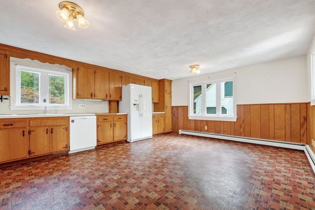 25 Spring St, Foxboro, MA 02035