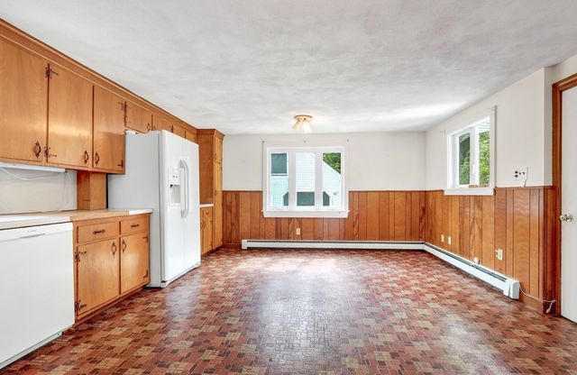 25 Spring St, Foxboro, MA 02035