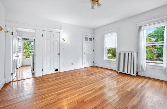 25 Spring St, Foxboro, MA 02035