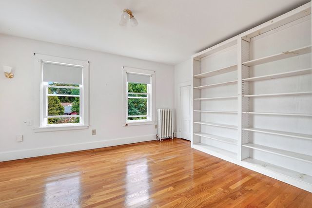 25 Spring St, Foxboro, MA 02035