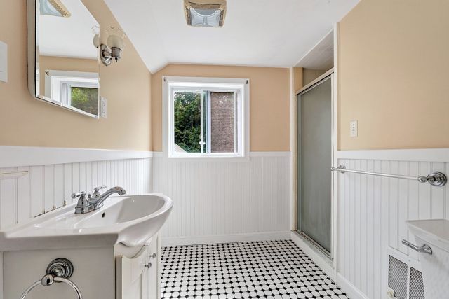 25 Spring St, Foxboro, MA 02035