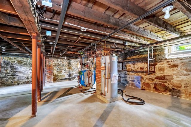 25 Spring St, Foxboro, MA 02035