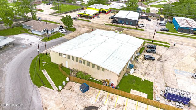 211 Guilbeau Road, Lafayette, LA 70506