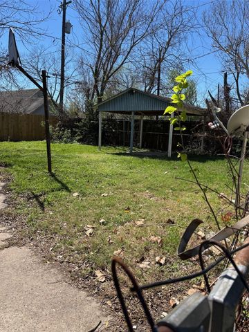 109 Schilling Street, Baytown, TX 77520