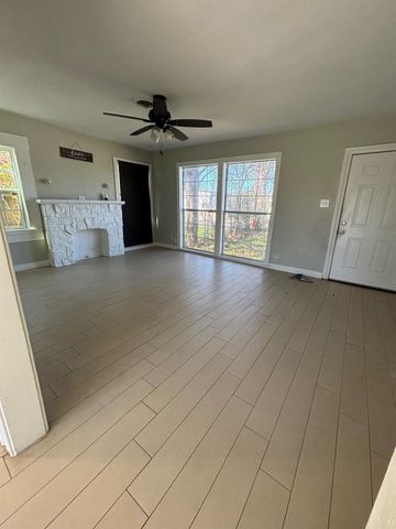 109 Schilling Street, Baytown, TX 77520