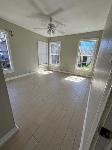 109 Schilling Street, Baytown, TX 77520