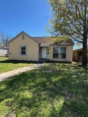 109 Schilling Street, Baytown, TX 77520