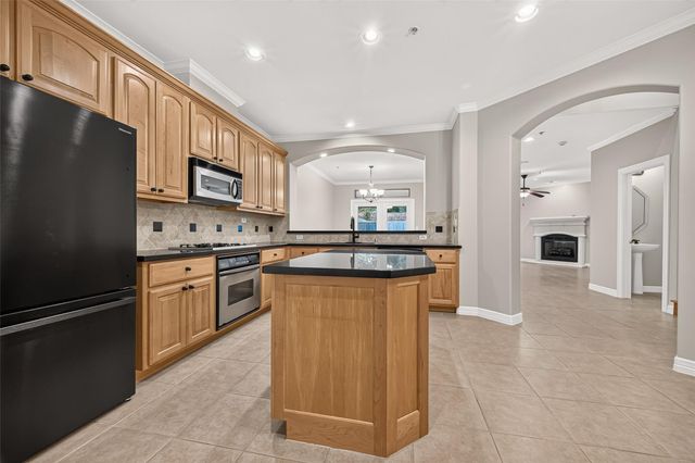 4307 Lake Walk Court, Missouri City, TX 77459