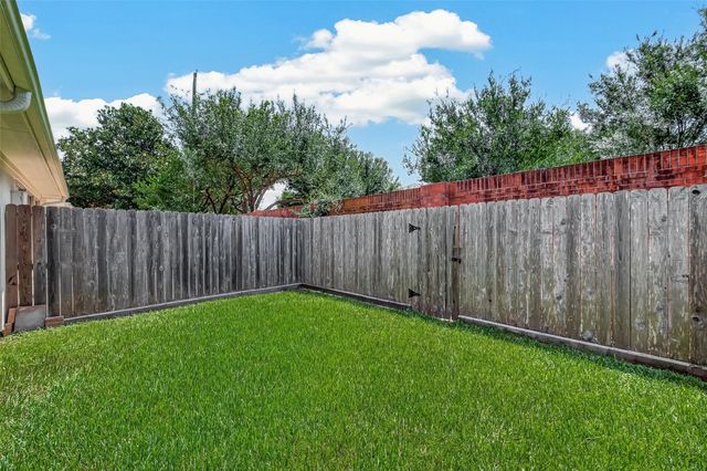 4307 Lake Walk Court, Missouri City, TX 77459
