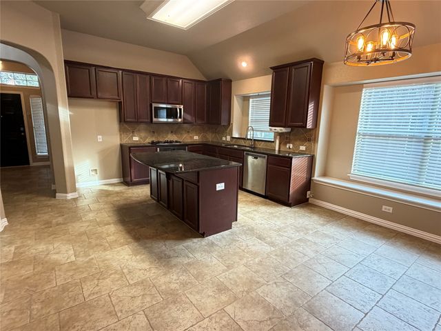 10329 Stoneside Trail, Fort Worth, TX 76244