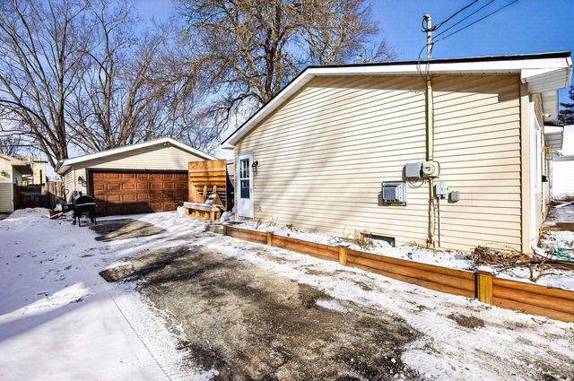 1623 S JEFFERSON STREET, Appleton, WI 54915