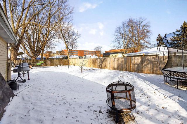 1623 S JEFFERSON STREET, Appleton, WI 54915