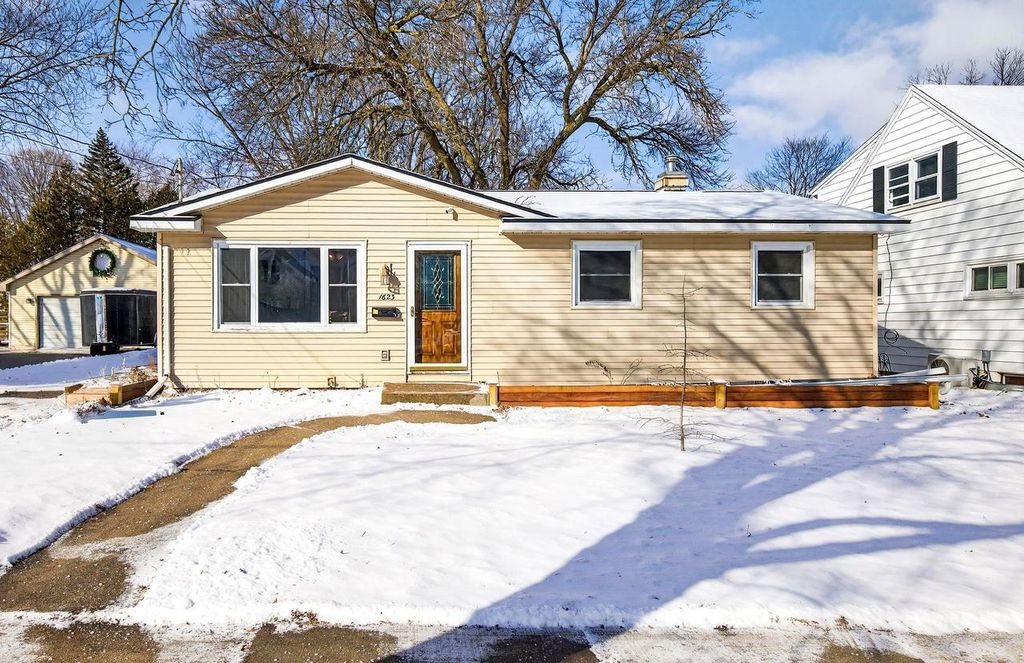 1623 S JEFFERSON STREET, Appleton, WI 54915