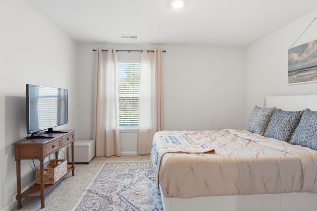190 E Pinckney Street, Summerville, SC 29485