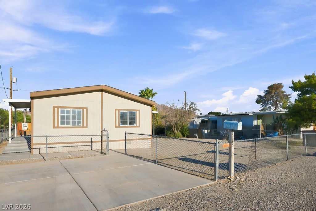 2228 Castleberry Lane, Las Vegas, NV 89156 — photo 2