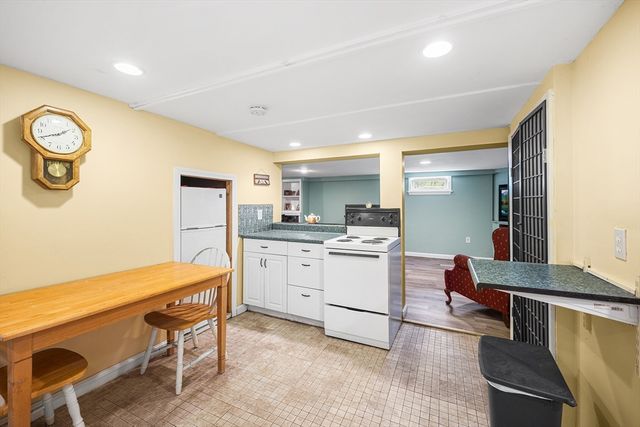 9 Hart Street, Wakefield, MA 01880