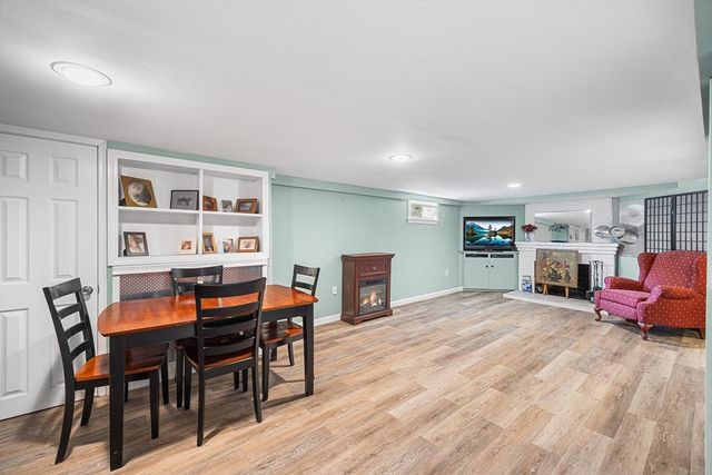 9 Hart Street, Wakefield, MA 01880