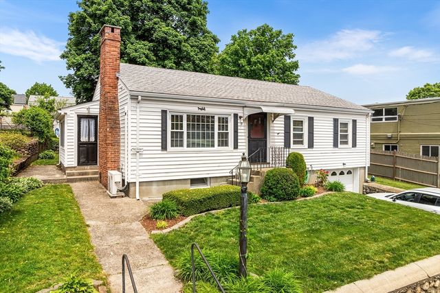 9 Hart Street, Wakefield, MA 01880