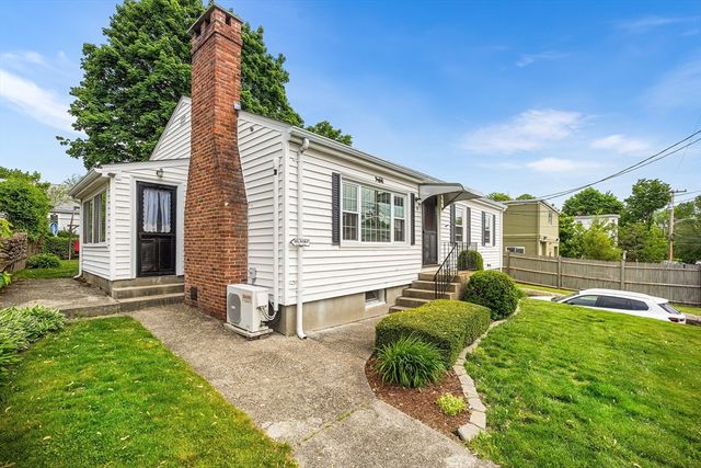 9 Hart Street, Wakefield, MA 01880