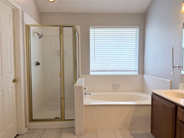 6709 Pecanwood Drive, Arlington, TX 76001