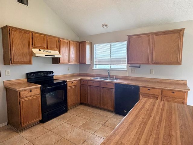 6709 Pecanwood Drive, Arlington, TX 76001