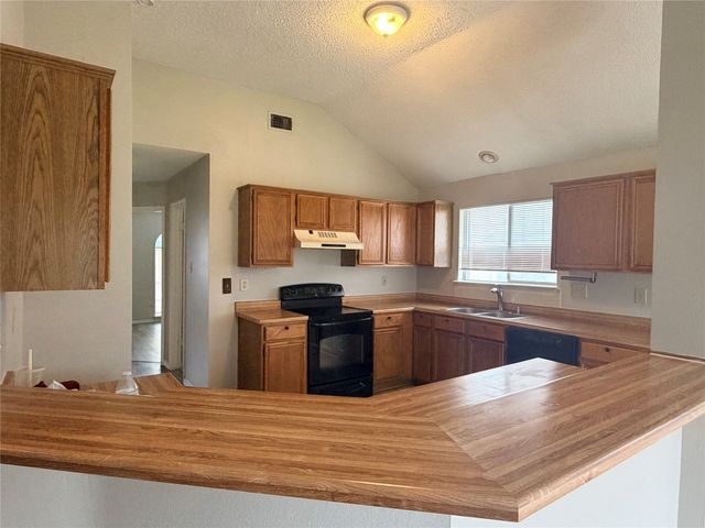 6709 Pecanwood Drive, Arlington, TX 76001