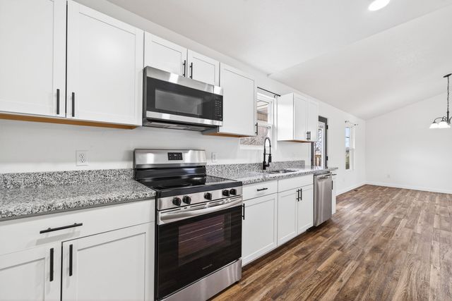 167 Sky View Meadow Dr, Crossville, TN 38555