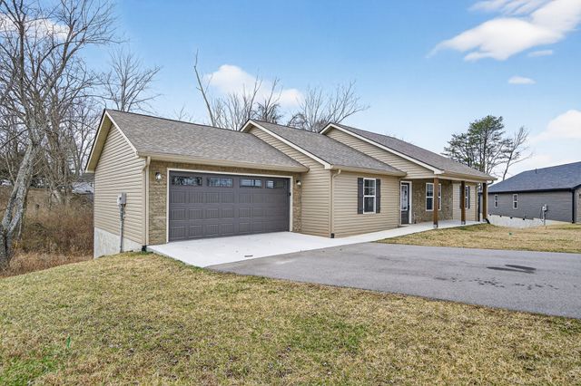 167 Sky View Meadow Dr, Crossville, TN 38555